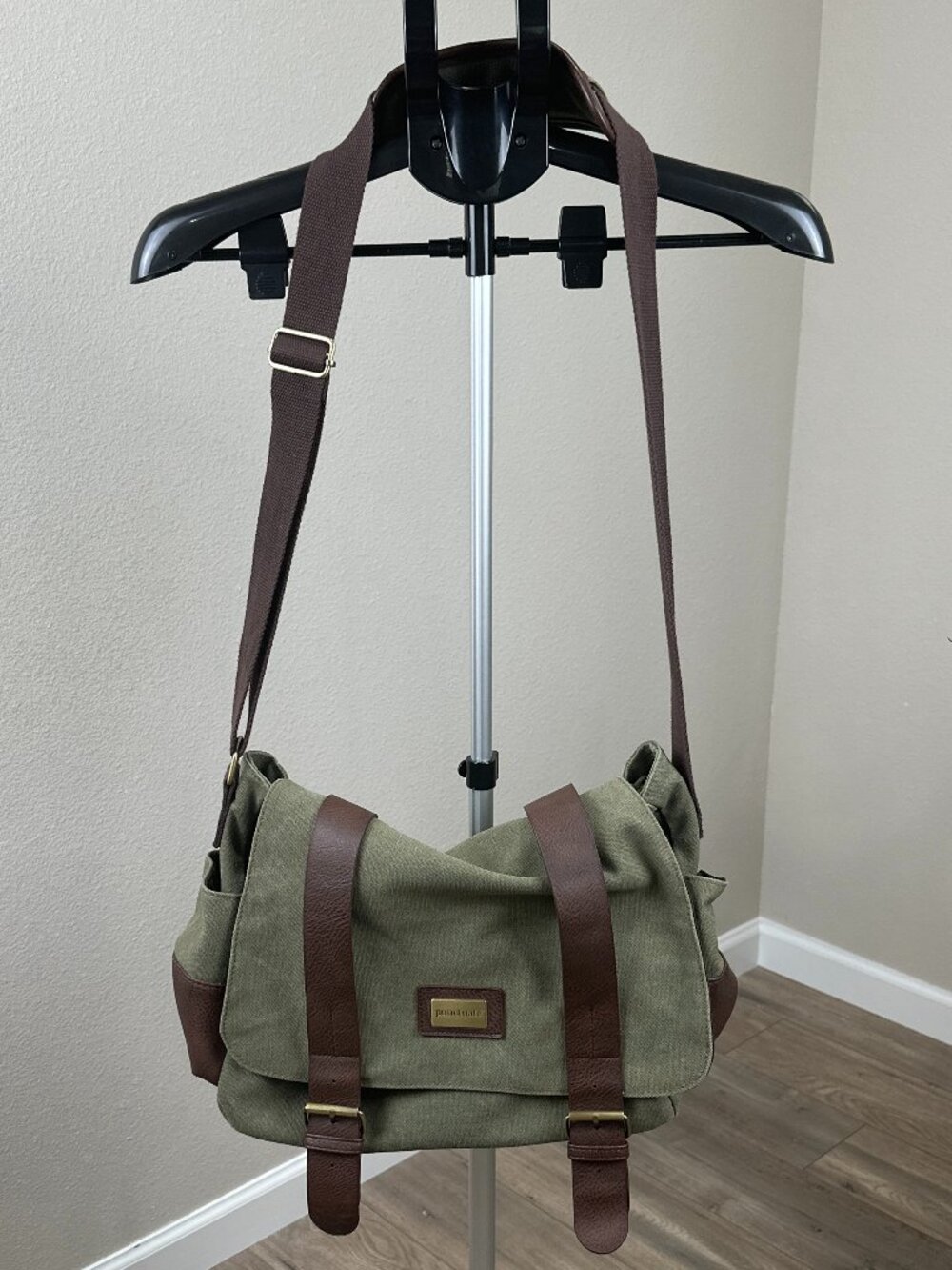 Punctuate Large Olive Green Canvas Messenger Crossbody Shoulder Bag